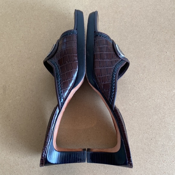 Brighton Leather Sandals with silver tone accents. Size 10 - Picture 7 of 10